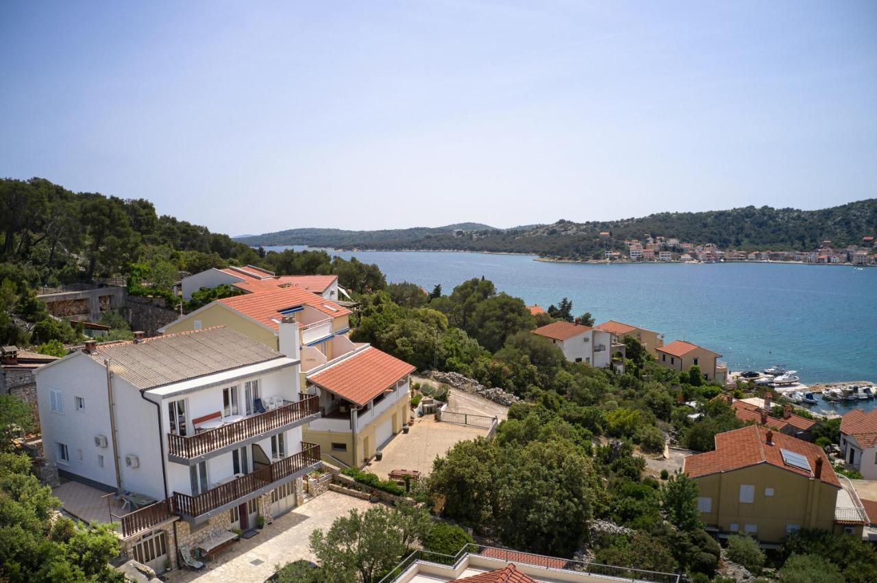Apartments And Rooms By The Sea Tisno, Murter - 5128 Buitenkant foto