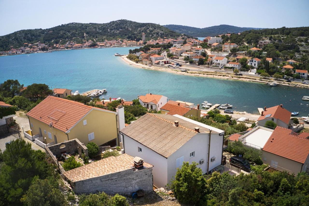 Apartments And Rooms By The Sea Tisno, Murter - 5128 Buitenkant foto