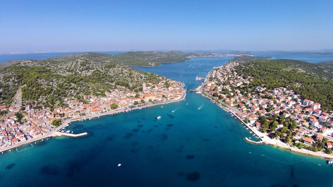 Apartments And Rooms By The Sea Tisno, Murter - 5128 Buitenkant foto