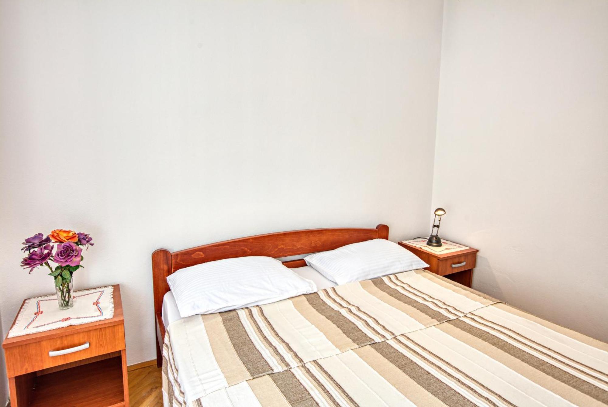 Apartments And Rooms By The Sea Tisno, Murter - 5128 Kamer foto
